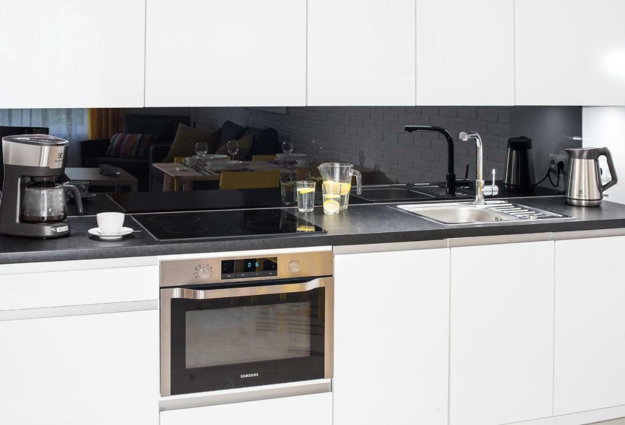 Lato Apartament Solna 11C Z Garazem โควอบเซก ภายนอก รูปภาพ