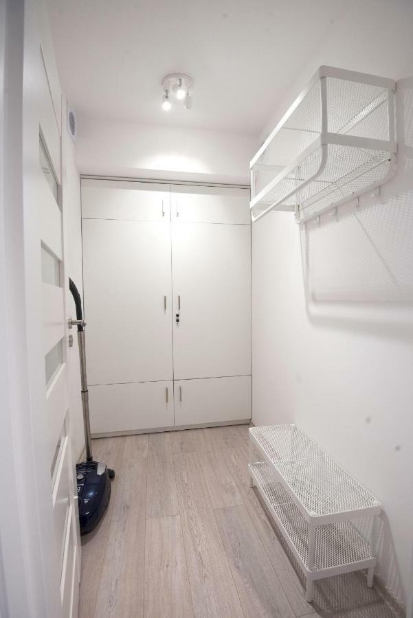 Lato Apartament Solna 11C Z Garazem โควอบเซก ภายนอก รูปภาพ